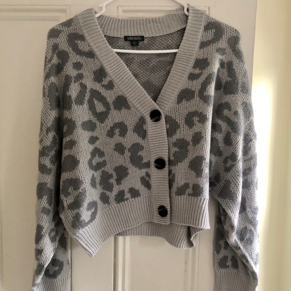 Cropped Grey Cheetah Print Sweater